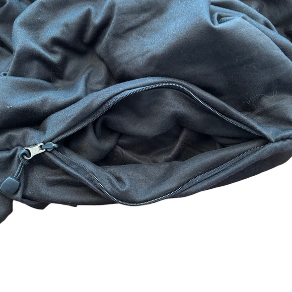 Beyond Yoga Zipper Pocket Infinity Jersey Knit Casual Scarf One Size in Black - Picture 5 of 8